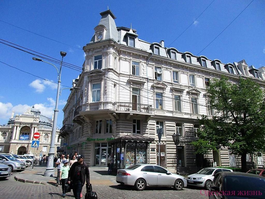 Art Apartments On Deribasovskaya Одесса Экстерьер фото